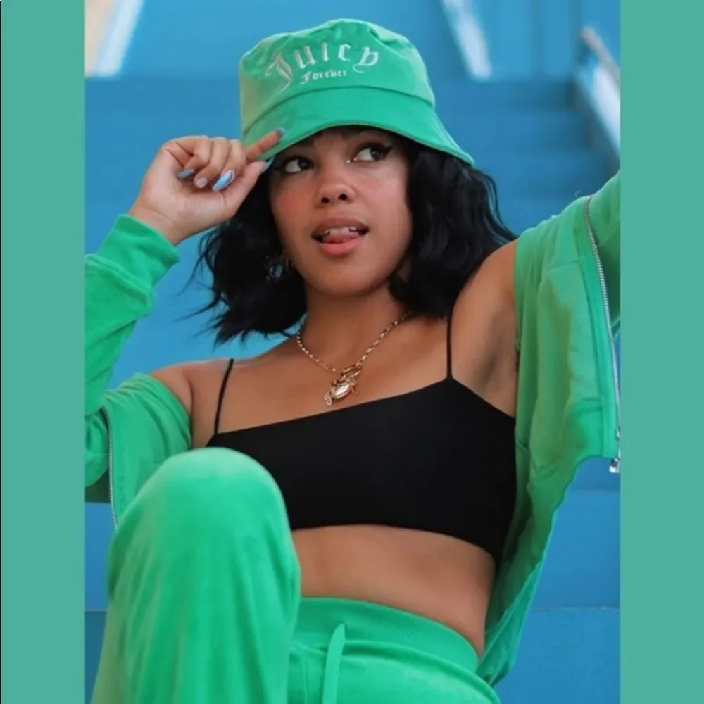 Juicy Couture X F21 Green Bucket Hat - Picture 1 of 1